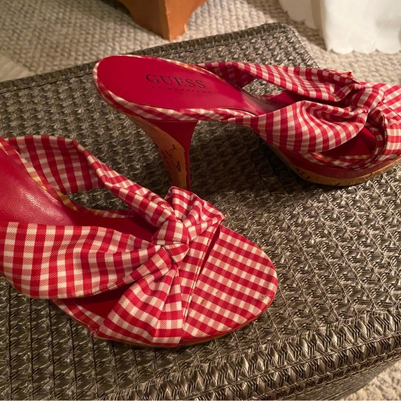 Vintage guess heels. Femme fatale. Sandals…. Fun And sun… never worn - Picture 2 of 7